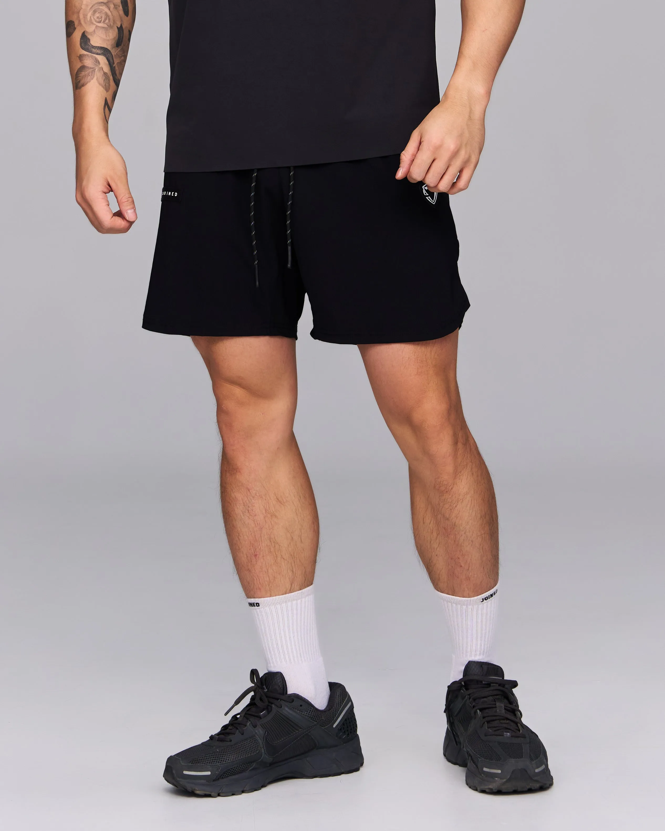 7'' Curved hem Stretch Shorts