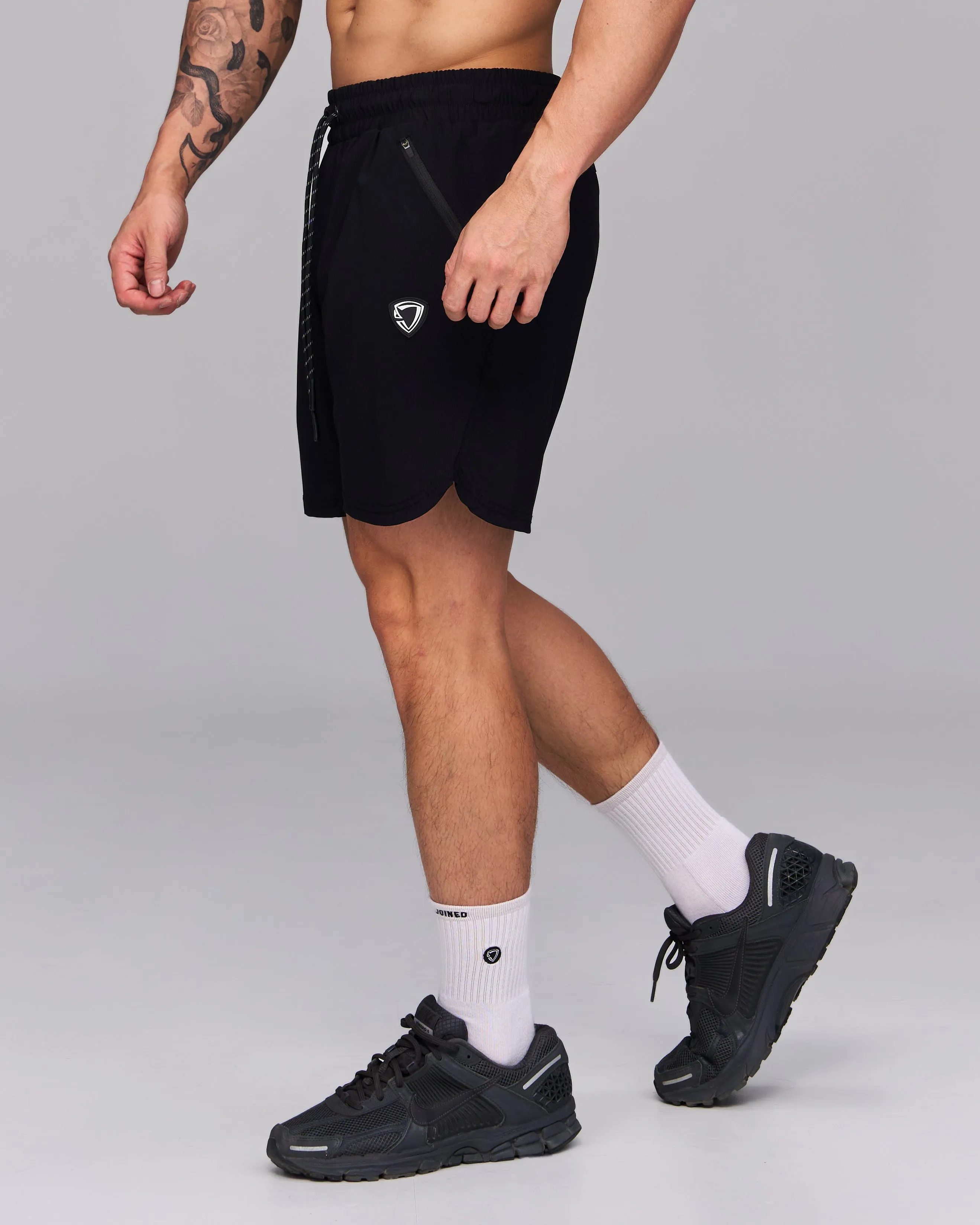 7'' Curved hem Stretch Shorts