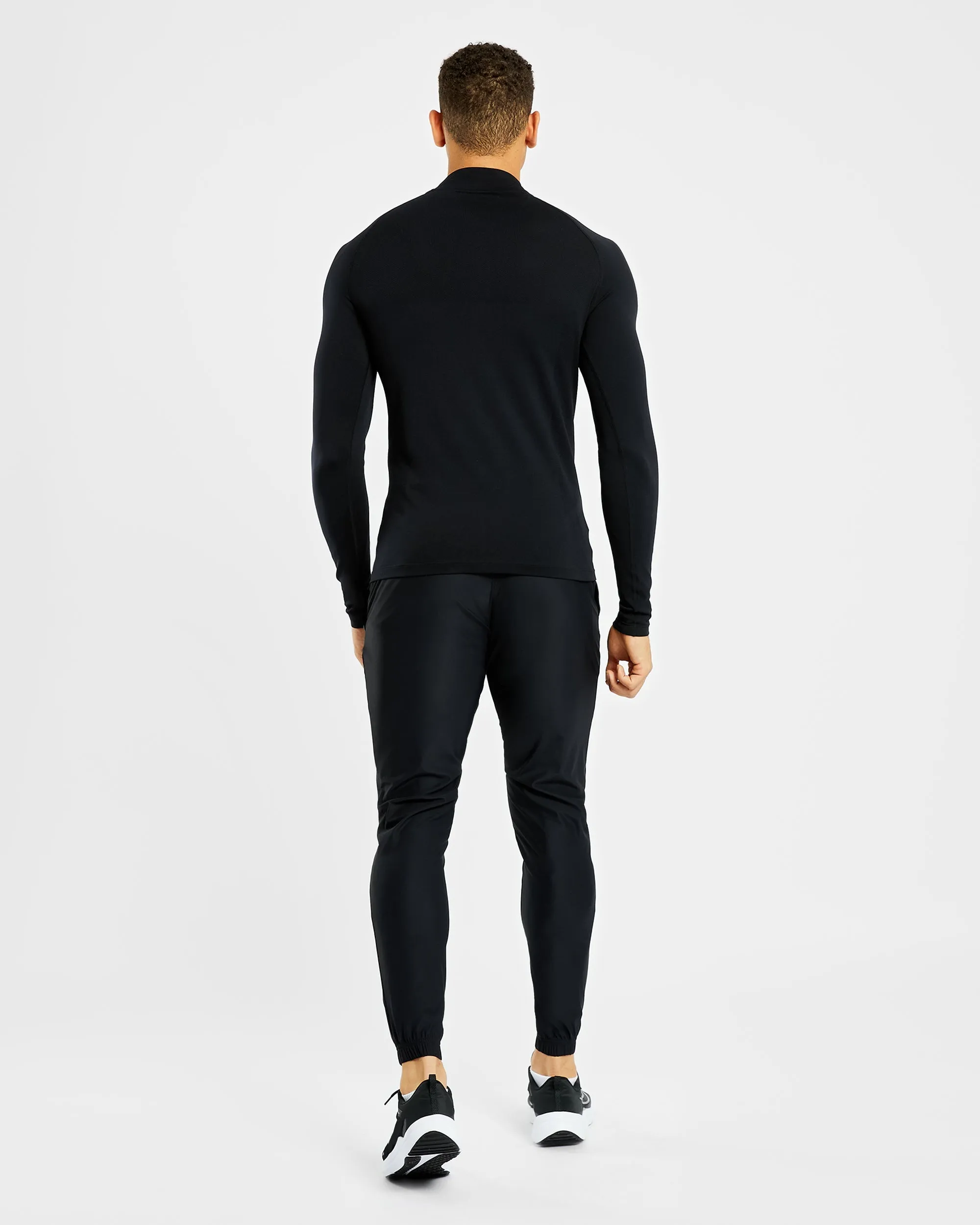 Essential Seamless 1/4 Zip Pullover - Black