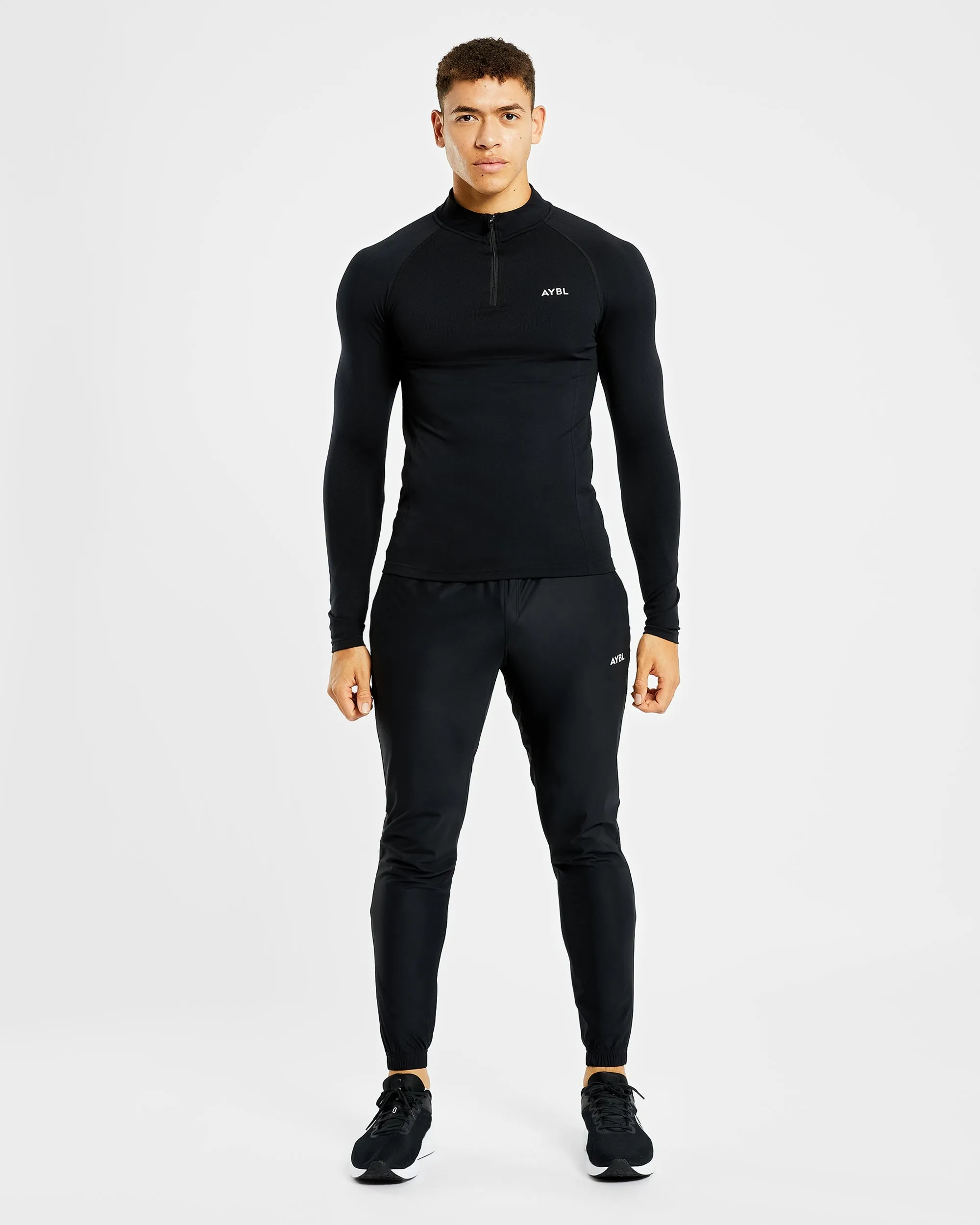 Essential Seamless 1/4 Zip Pullover - Black