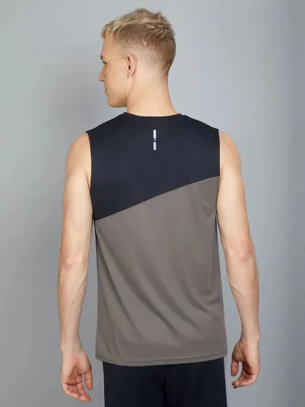 Men Colorblock Slim Fit Crew Neck Innerwear Vest with TECHNO COOL 