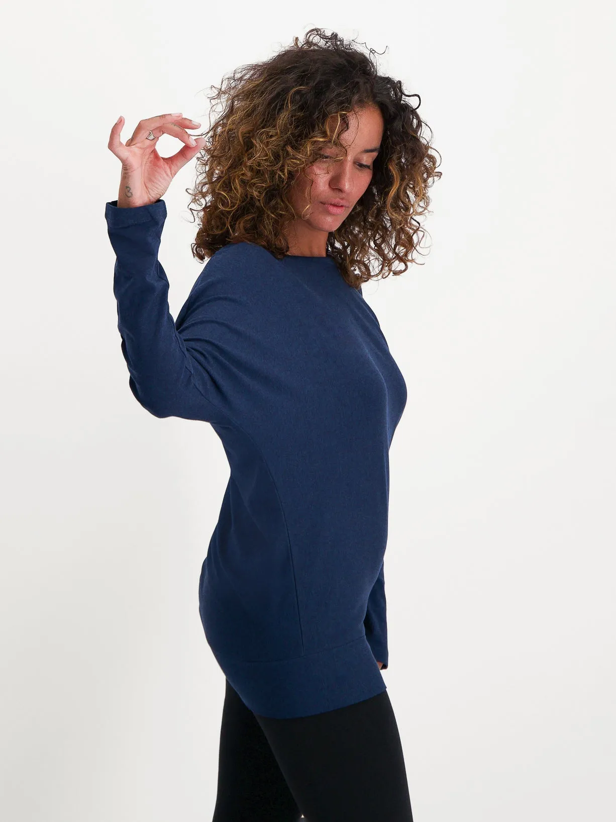 Urban Goddess Budhi Long Sleeve Yoga Top - Midnight