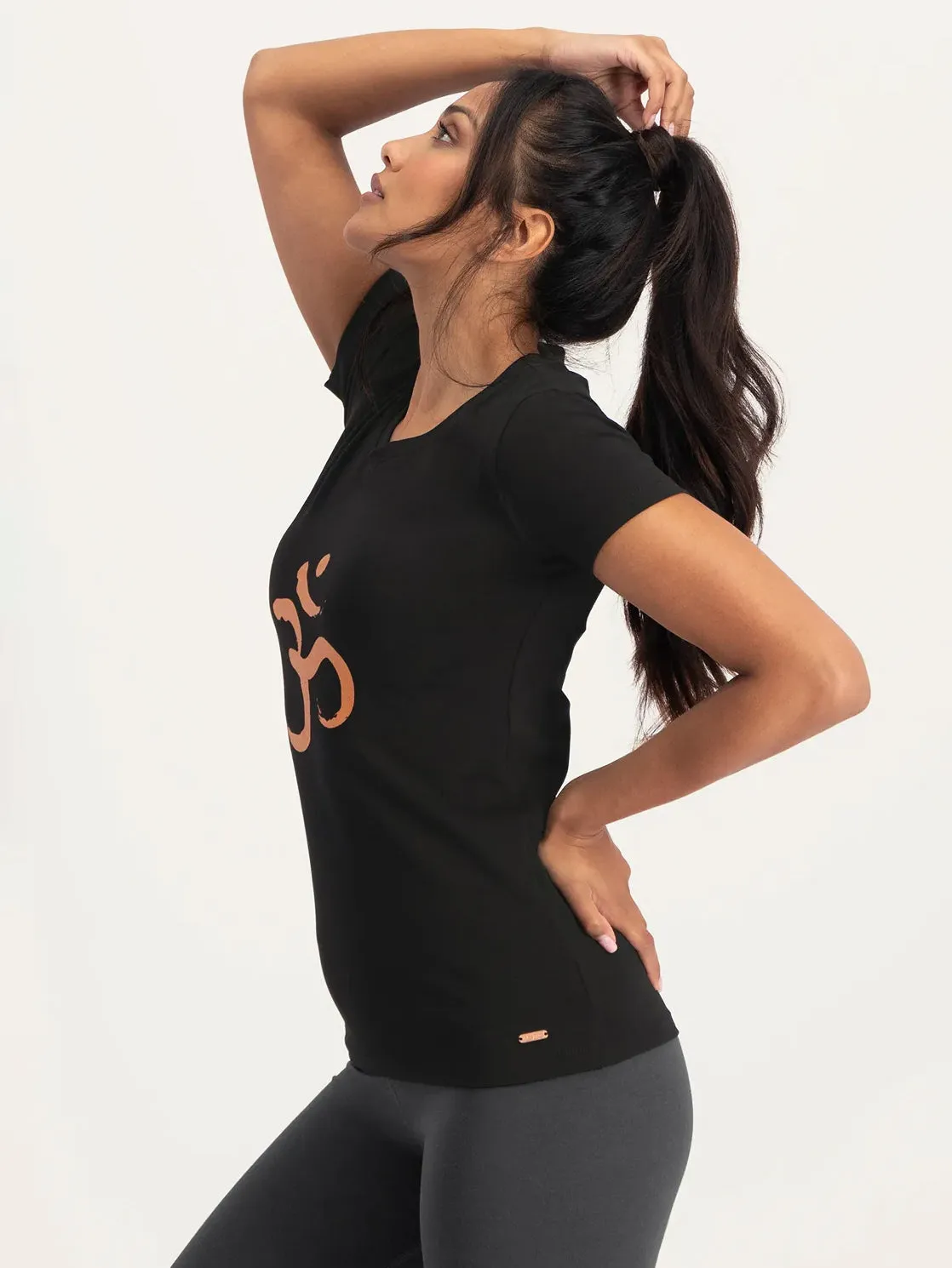 Urban Goddess OM Core Yoga Tee - Onyx Black